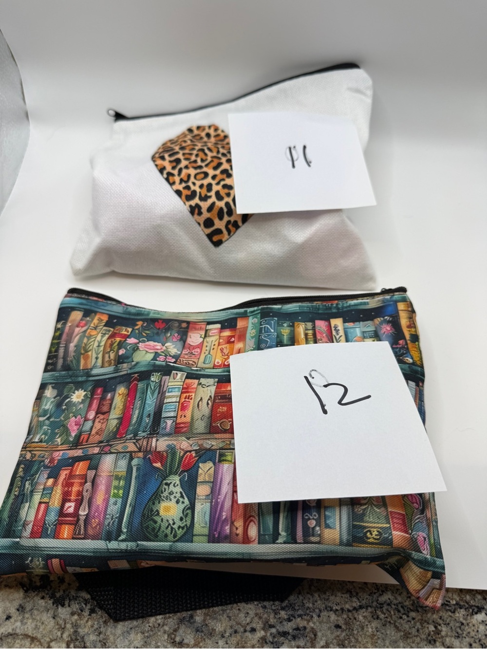 Mystery Makeup/beauty pouches with goodies - Picture 7 of 9